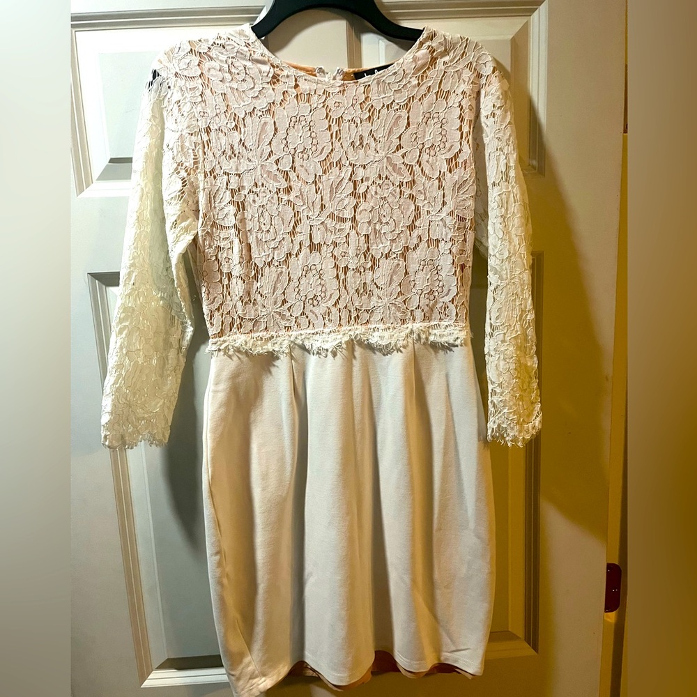 White lacy bodycon dress